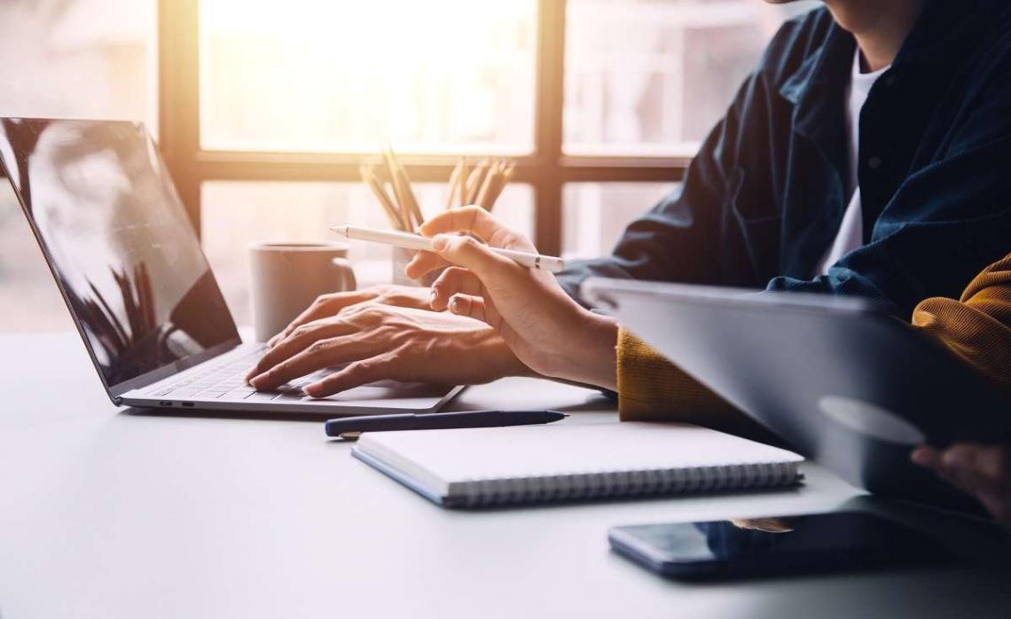 Strukturierter Lernansatz für Finanzanalyse